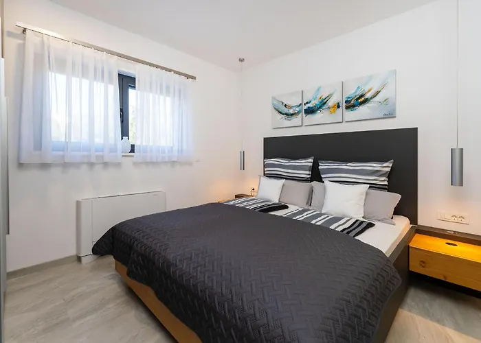 Beautiful In Appartement Rovanjska
