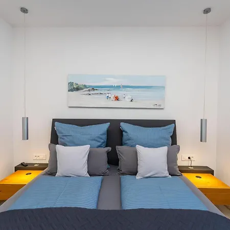 Lovely In With Kitchen Apartment